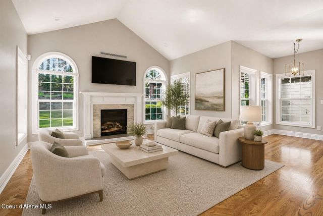 1611 E Heritage Ln, Spokane, WA 99208