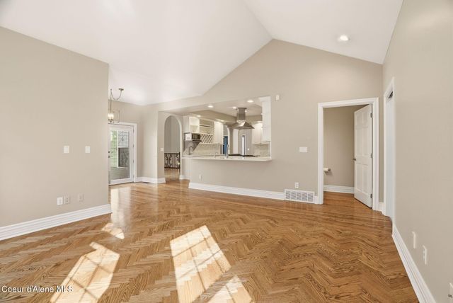 1611 E Heritage Ln, Spokane, WA 99208