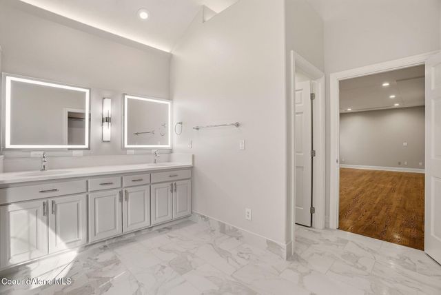 1611 E Heritage Ln, Spokane, WA 99208