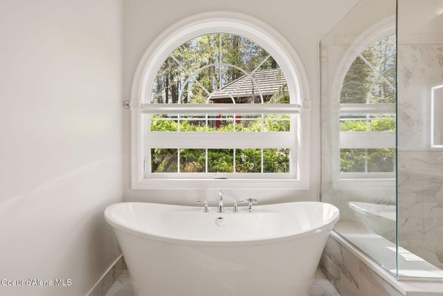 1611 E Heritage Ln, Spokane, WA 99208