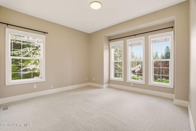 1611 E Heritage Ln, Spokane, WA 99208