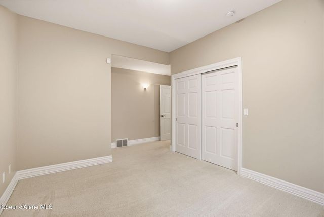 1611 E Heritage Ln, Spokane, WA 99208