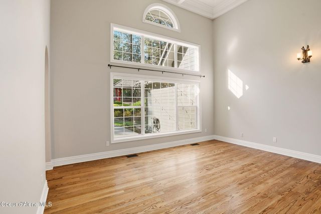 1611 E Heritage Ln, Spokane, WA 99208