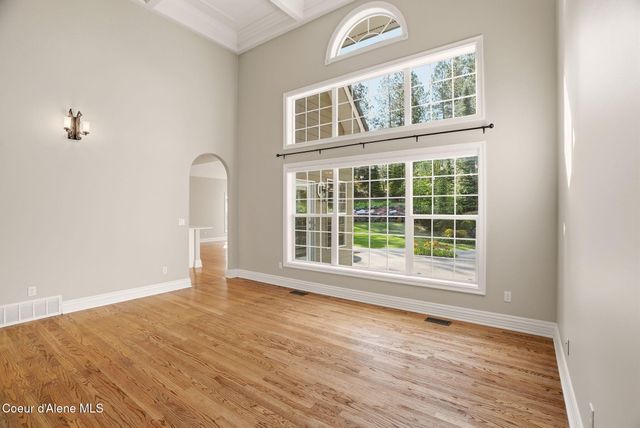 1611 E Heritage Ln, Spokane, WA 99208