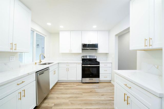 1758 Manor Drive, Vista, CA 92084