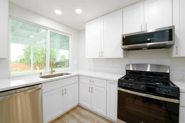 1758 Manor Drive, Vista, CA 92084