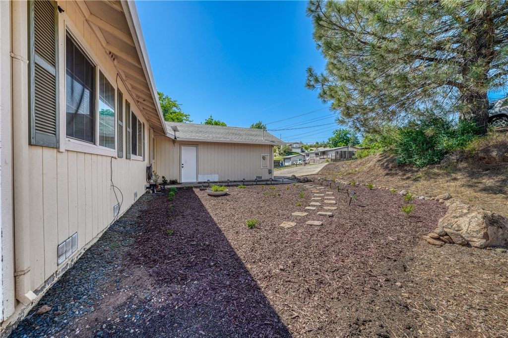 Image 26 of property listing at 10565 Sunset Ridge, Kelseyville, CA 95451