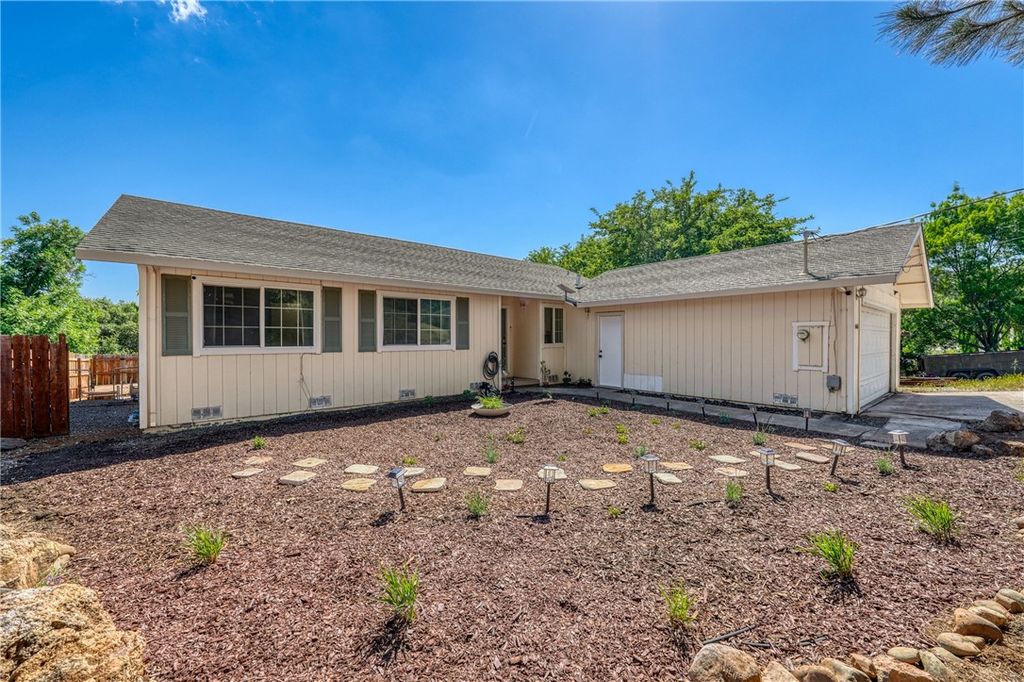 Image 31 of property listing at 10565 Sunset Ridge, Kelseyville, CA 95451
