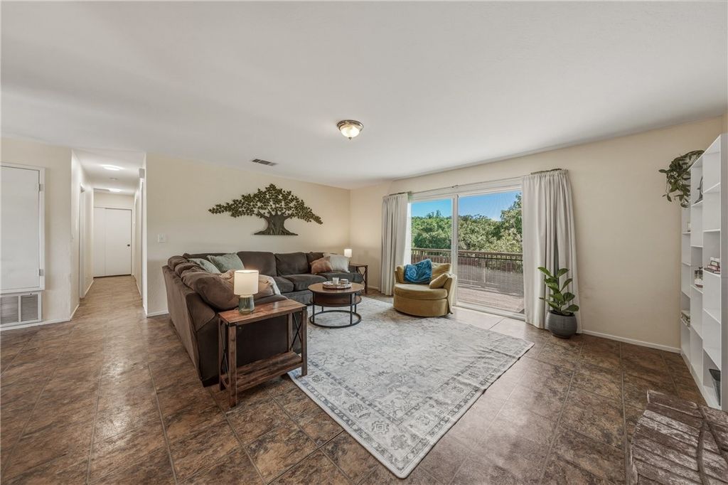 Image 4 of property listing at 10565 Sunset Ridge, Kelseyville, CA 95451