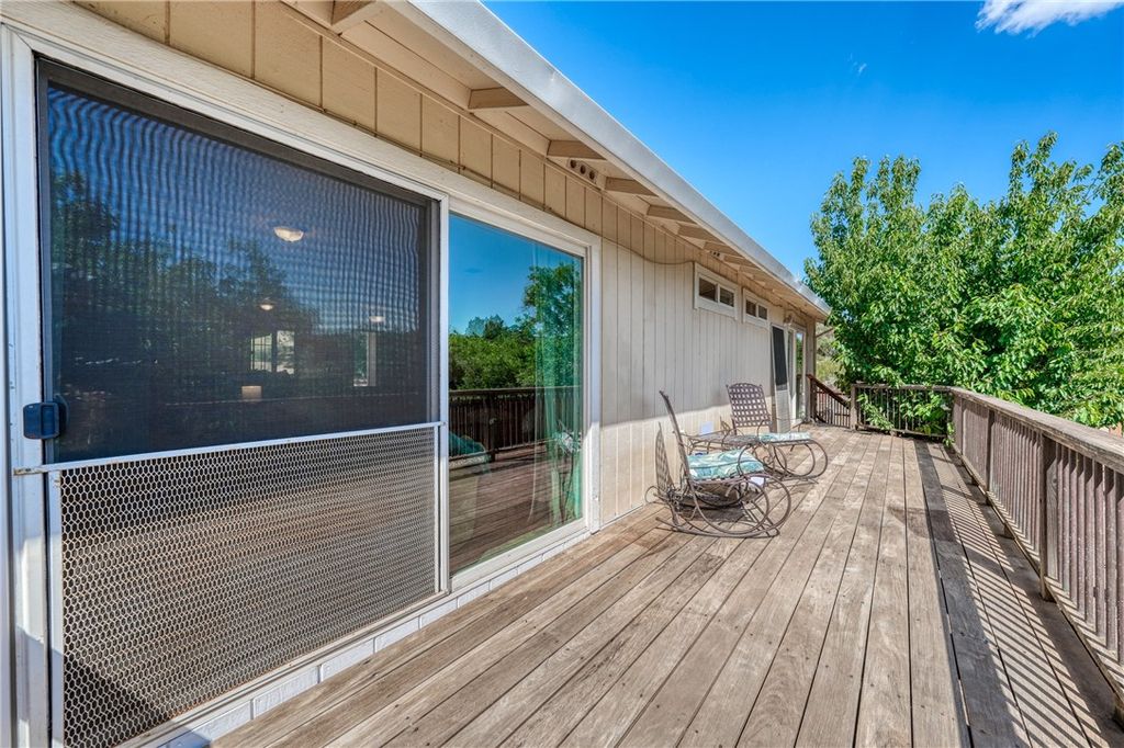 Image 7 of property listing at 10565 Sunset Ridge, Kelseyville, CA 95451