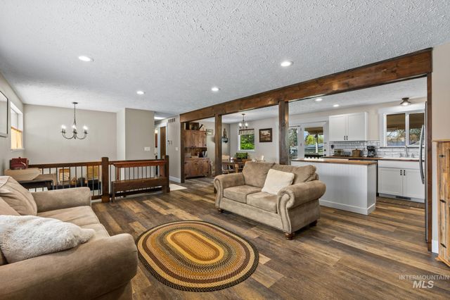 4715 N Sorrento, Boise, ID 83704