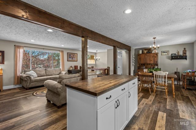 4715 N Sorrento, Boise, ID 83704