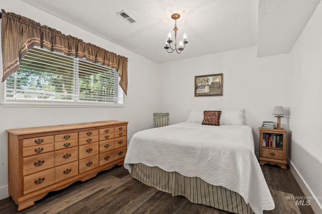 4715 N Sorrento, Boise, ID 83704