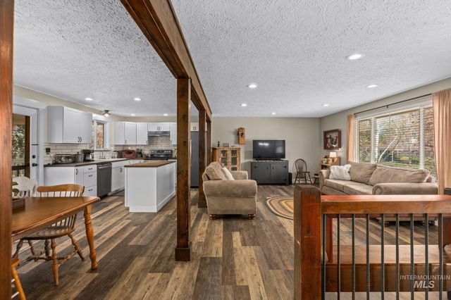 4715 N Sorrento, Boise, ID 83704