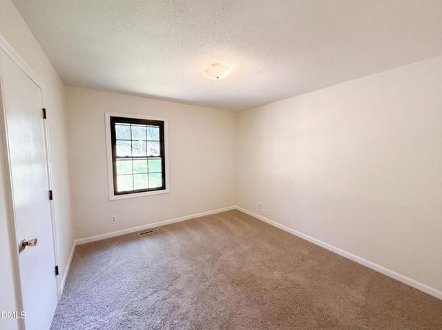 2560 Mangum Avenue, Creedmoor, NC 27522
