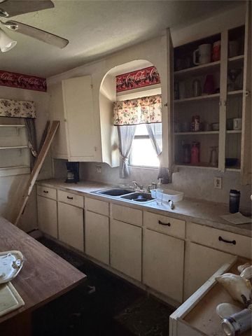 6613 W Montgomery Road, Houston, TX 77091