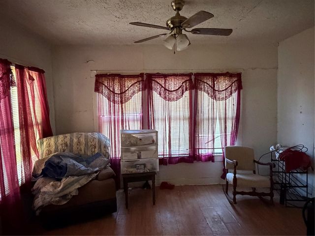 6613 W Montgomery Road, Houston, TX 77091