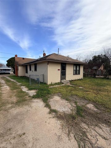 6613 W Montgomery Road, Houston, TX 77091