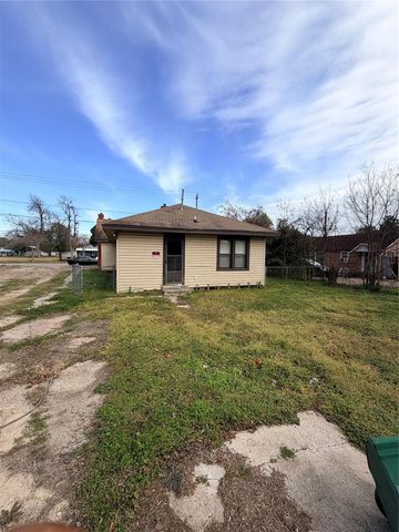 6613 W Montgomery Road, Houston, TX 77091