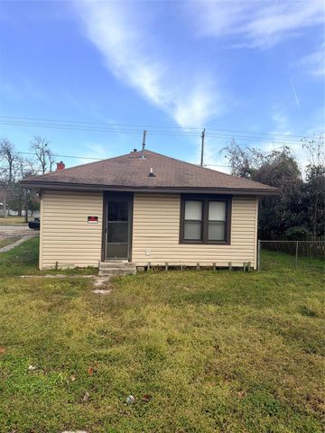 6613 W Montgomery Road, Houston, TX 77091