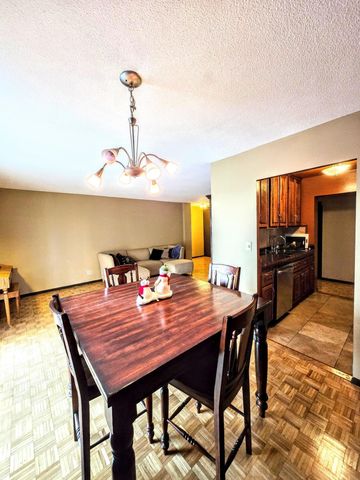 410 Groveland Avenue 1704, Minneapolis, MN 55403