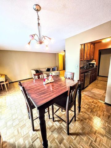 410 Groveland Avenue 1704, Minneapolis, MN 55403