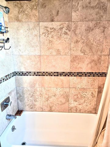 410 Groveland Avenue 1704, Minneapolis, MN 55403