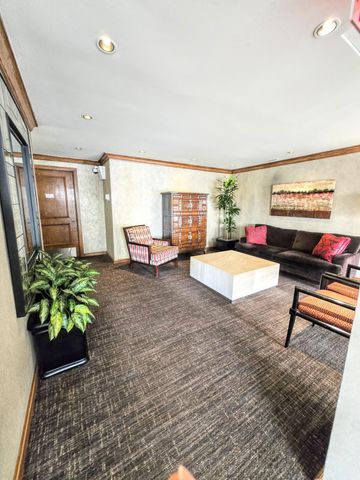 410 Groveland Avenue 1704, Minneapolis, MN 55403