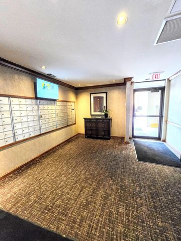 410 Groveland Avenue 1704, Minneapolis, MN 55403