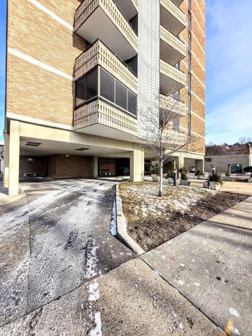 410 Groveland Avenue 1704, Minneapolis, MN 55403