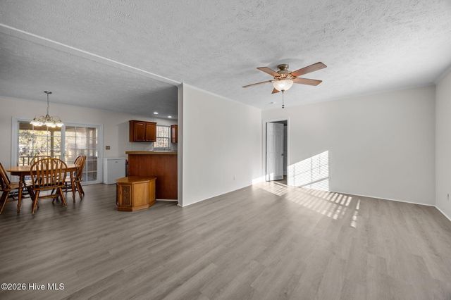 4359 4th Street SE, Saint James, NC 28461