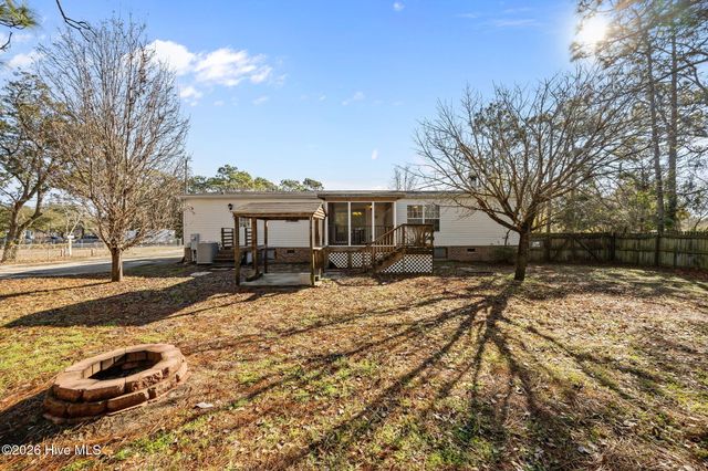 4359 4th Street SE, Saint James, NC 28461