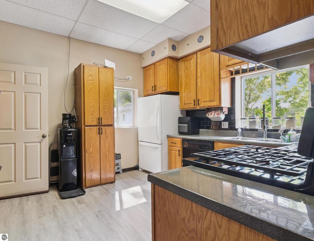Image 10 of property listing at 522 E Saginaw Street, St Louis, MI 48880