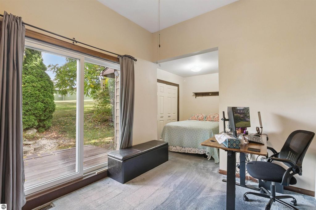 Image 12 of property listing at 522 E Saginaw Street, St Louis, MI 48880