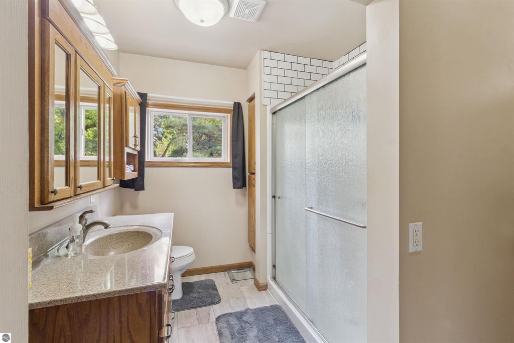 Image 13 of property listing at 522 E Saginaw Street, St Louis, MI 48880