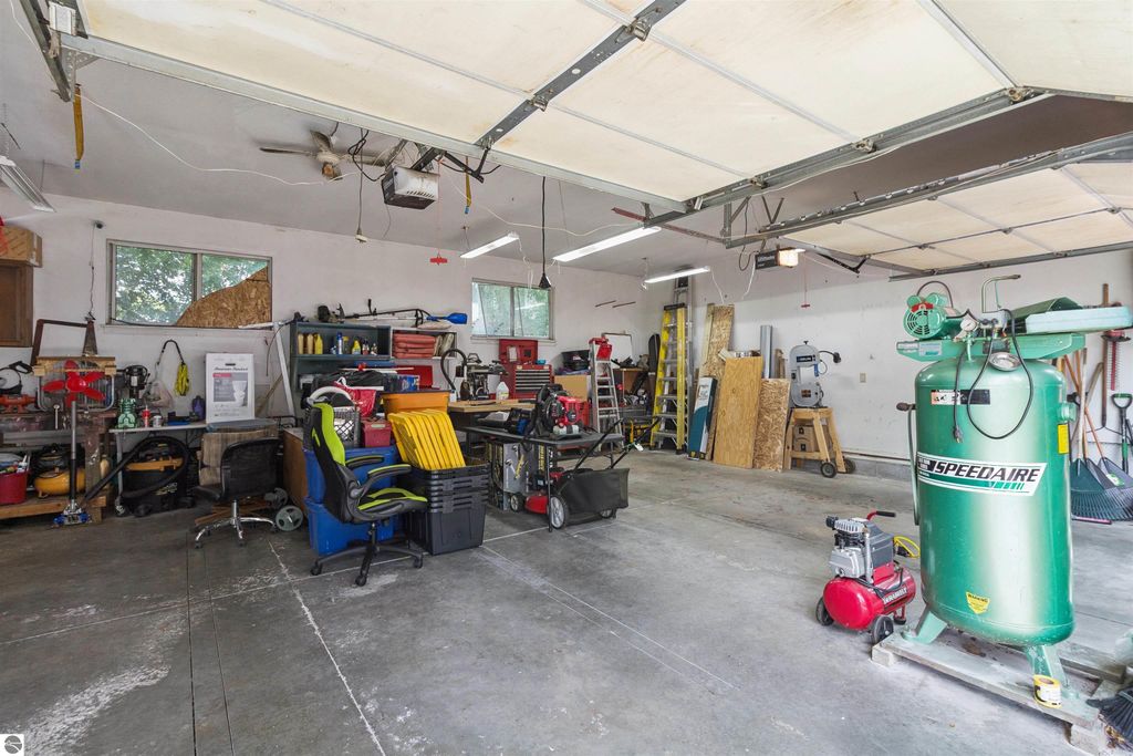 Image 25 of property listing at 522 E Saginaw Street, St Louis, MI 48880