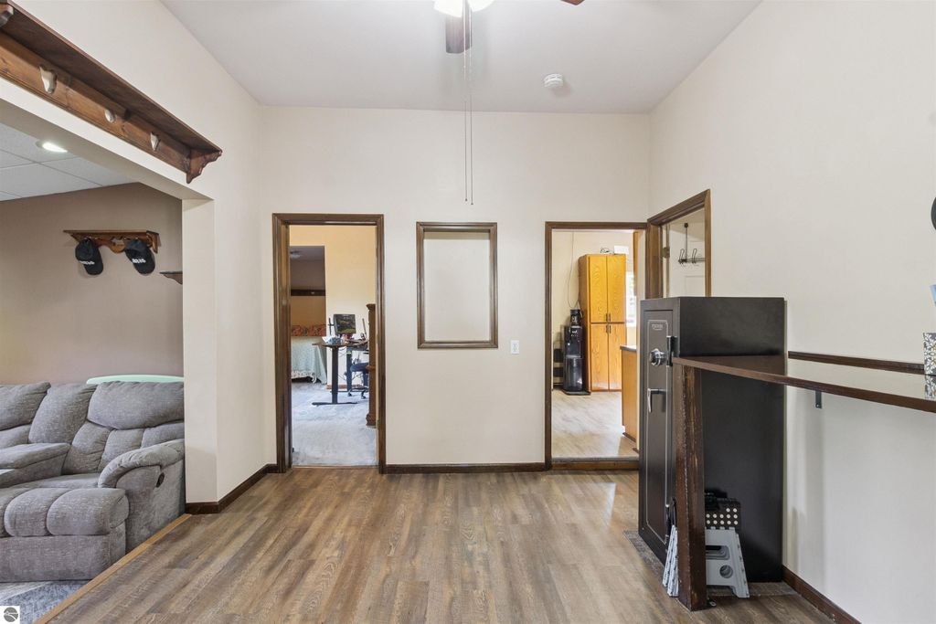 Image 8 of property listing at 522 E Saginaw Street, St Louis, MI 48880