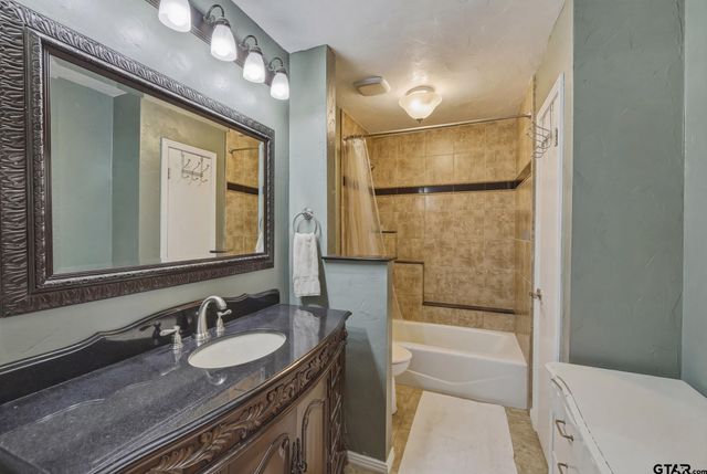 10203 Crestview Drive., Tyler, TX 75707