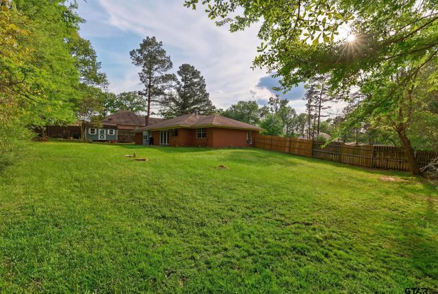 10203 Crestview Drive., Tyler, TX 75707
