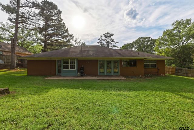 10203 Crestview Drive., Tyler, TX 75707