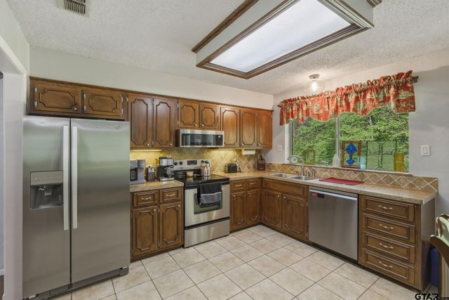 10203 Crestview Drive., Tyler, TX 75707