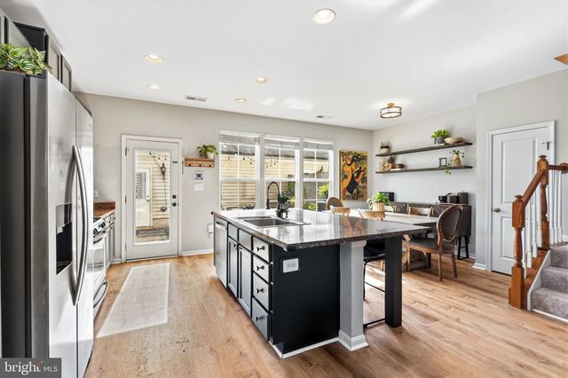 9228 ALVYN LAKE CIR, Bristow, VA 20136