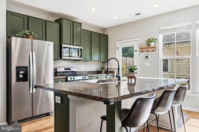 9228 ALVYN LAKE CIR, Bristow, VA 20136
