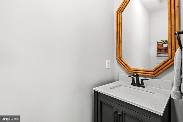 9228 ALVYN LAKE CIR, Bristow, VA 20136