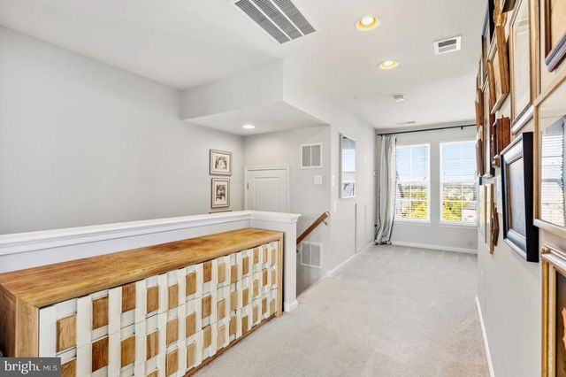 9228 ALVYN LAKE CIR, Bristow, VA 20136