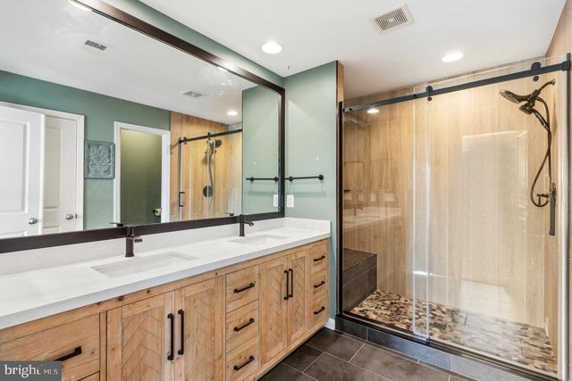 9228 ALVYN LAKE CIR, Bristow, VA 20136