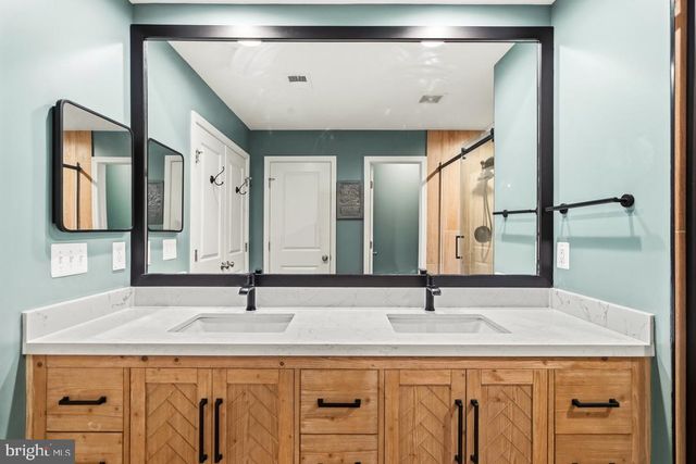 9228 ALVYN LAKE CIR, Bristow, VA 20136