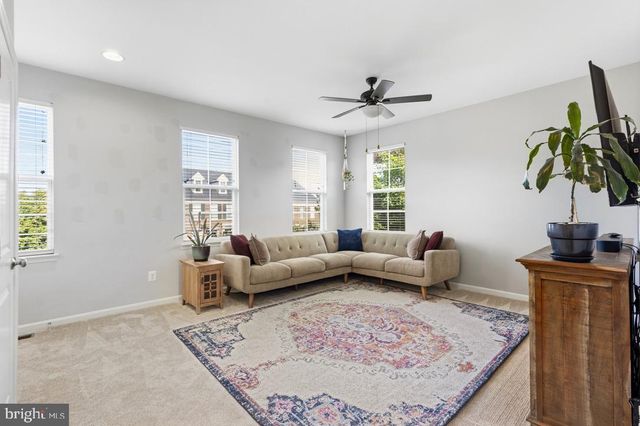9228 ALVYN LAKE CIR, Bristow, VA 20136
