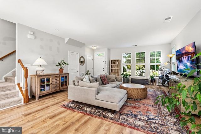 9228 ALVYN LAKE CIR, Bristow, VA 20136