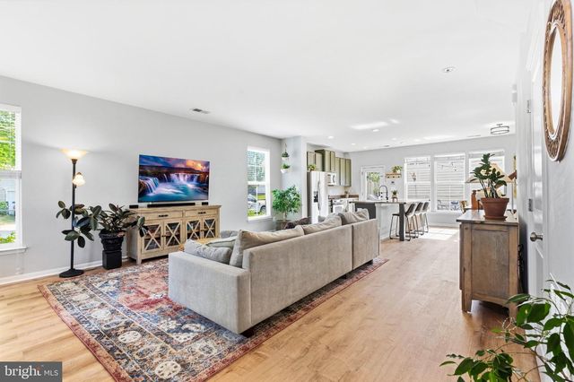 9228 ALVYN LAKE CIR, Bristow, VA 20136